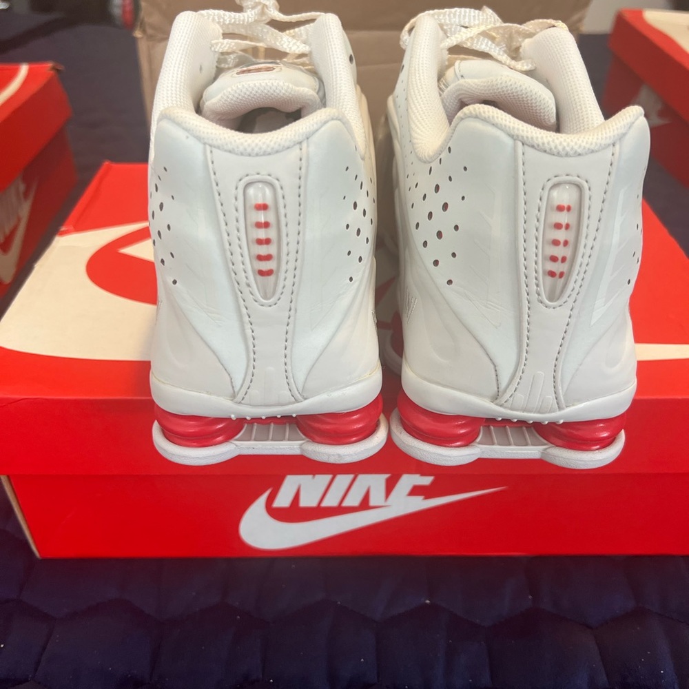 Nike Shox R4 Neymar Jr. Platinum Tint 10 1/2 - New